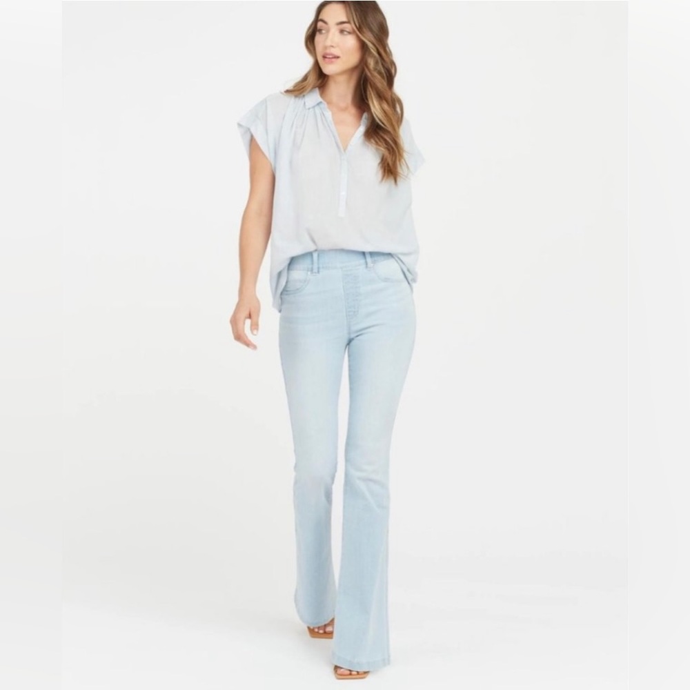 🔥SALE🔥SPANX Flare Leg Jean Sz S